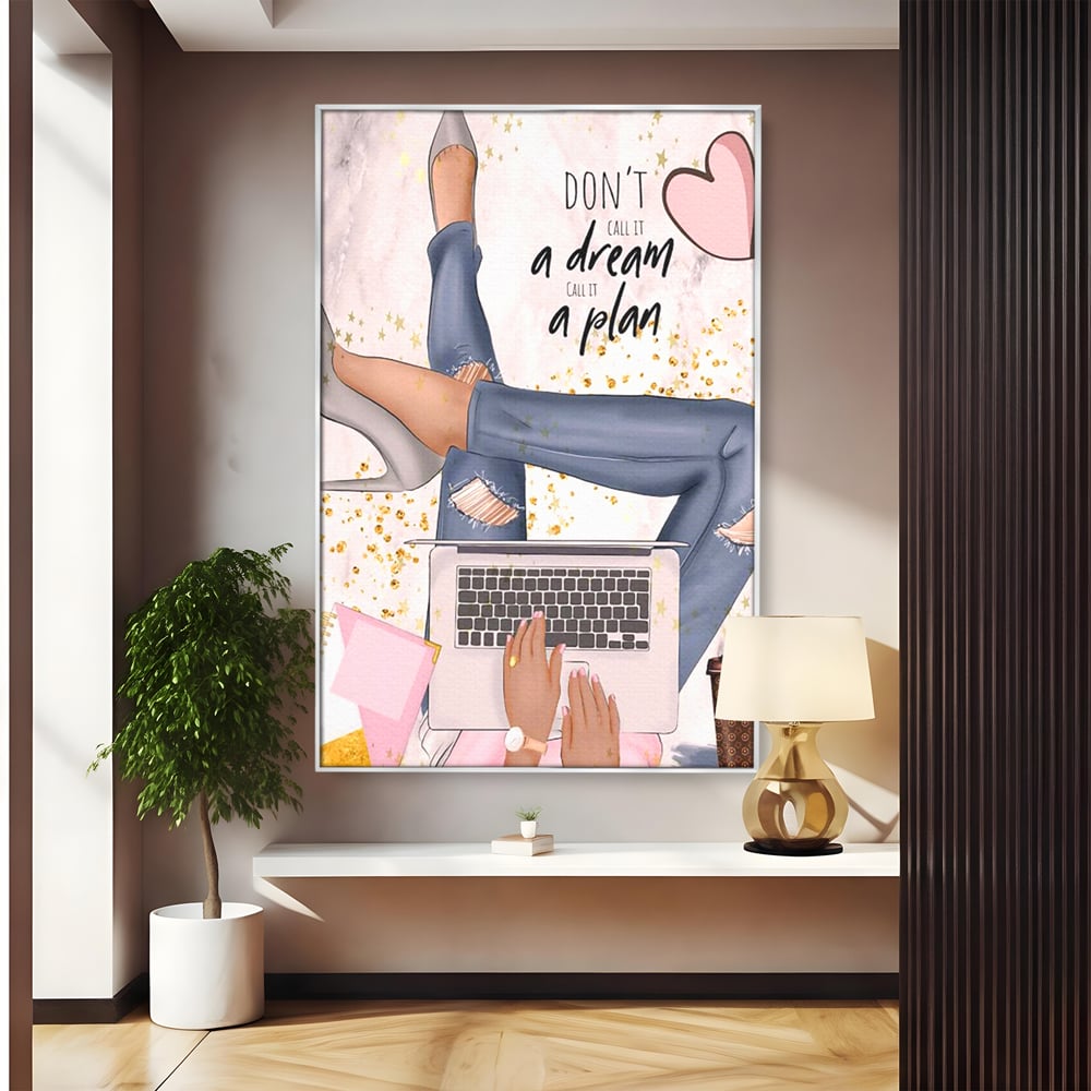 Tablou canvas cu ilustratie digitala cu femeie la laptop, in rama de aluminiu argintiu